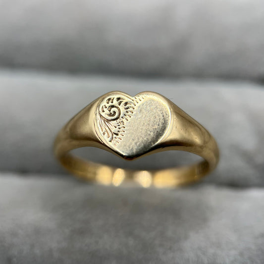 1960s Vintage 9ct Gold Heart Signet Ring