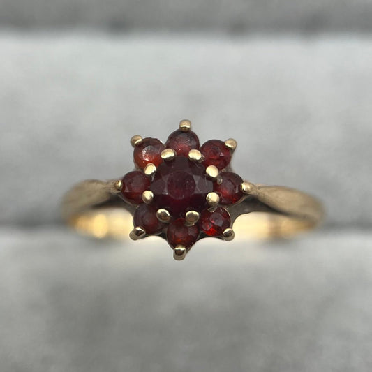 Vintage 9ct Gold Garnet Floral Cluster Ring