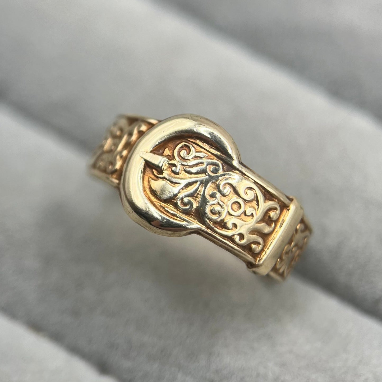 1980s Vintage 9ct Gold Buckle Ring