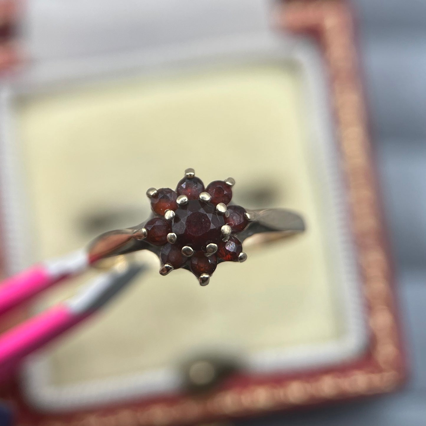Vintage 9ct Gold Garnet Floral Cluster Ring