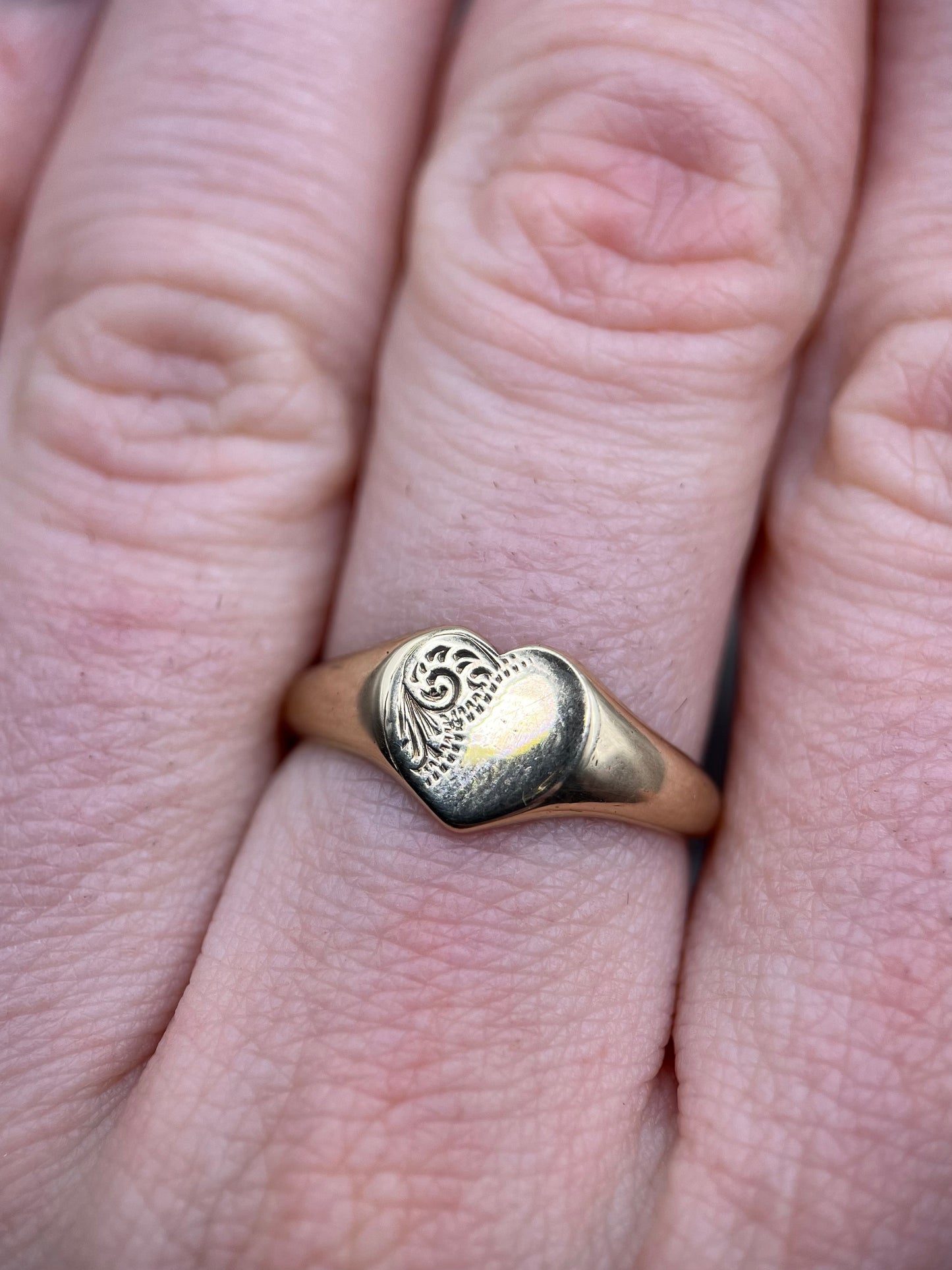 1960s Vintage 9ct Gold Heart Signet Ring