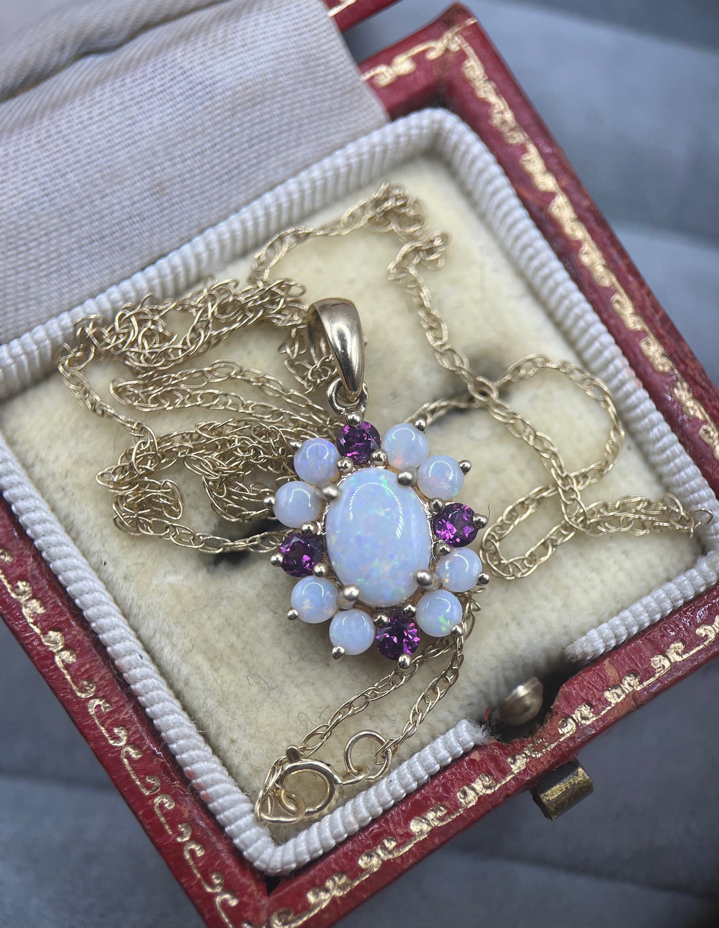 Y2K Vintage 9ct Gold Opal & Garnet Cluster Pendant Necklace