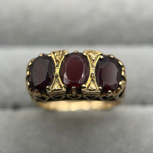 Chunky 1970s Vintage 9ct Gold Garnet Trilogy Ring