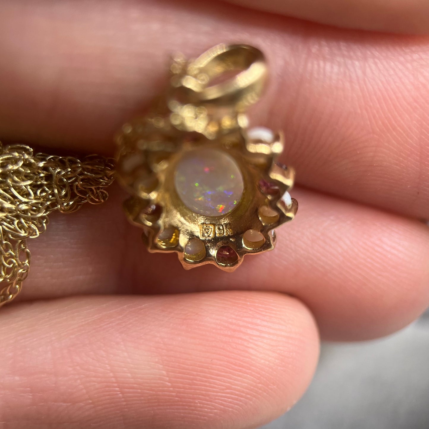 Y2K Vintage 9ct Gold Opal & Garnet Cluster Pendant Necklace