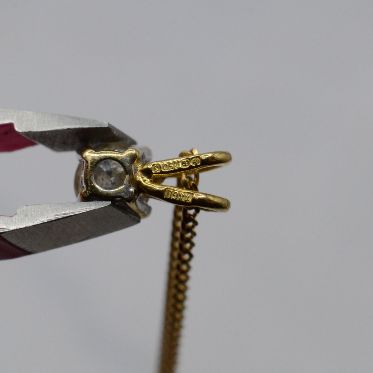 1990s 18ct Gold Diamond Pendant Necklace