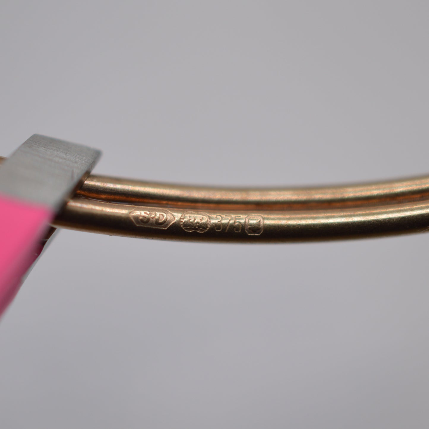 9ct Gold Garnet Snake Bangle Bracelet