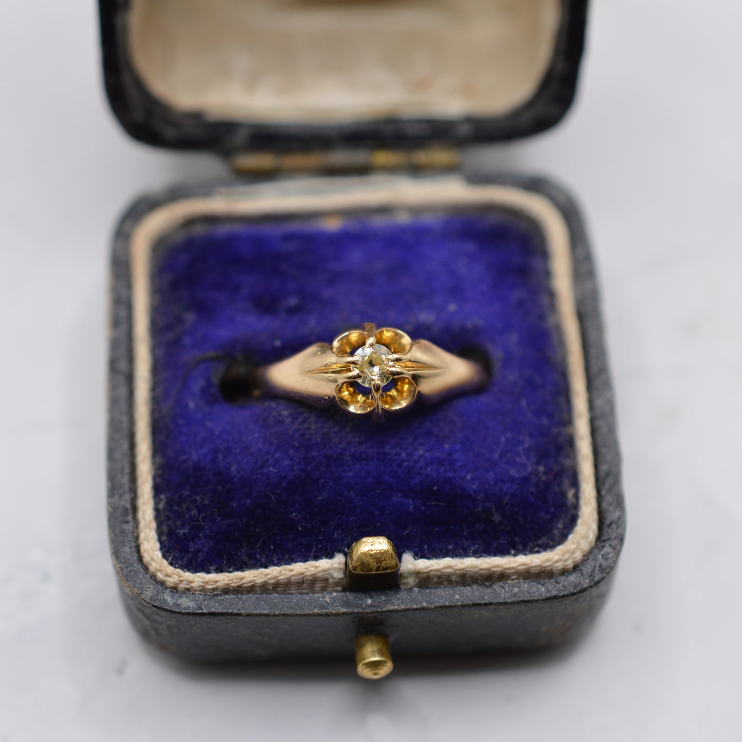 Antique 1912 18ct Gold Diamond Unisex Belcher Ring