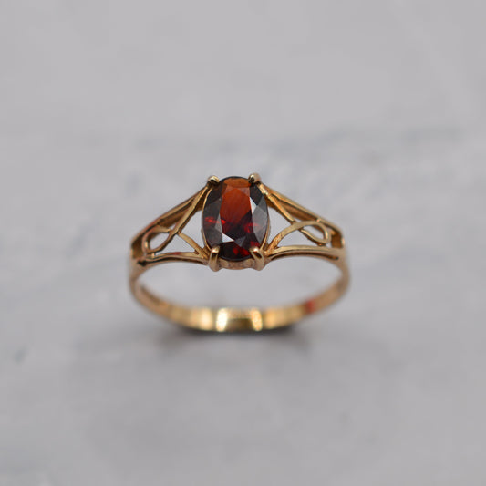 1980s 9ct Gold Garnet Dress Ring