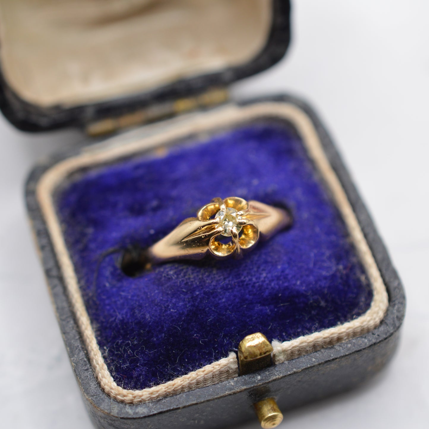 Antique 1912 18ct Gold Diamond Unisex Belcher Ring