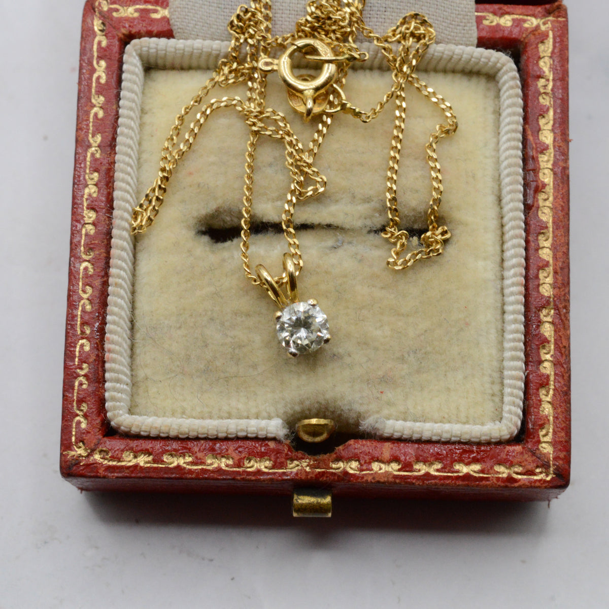 1990s 18ct Gold Diamond Pendant Necklace