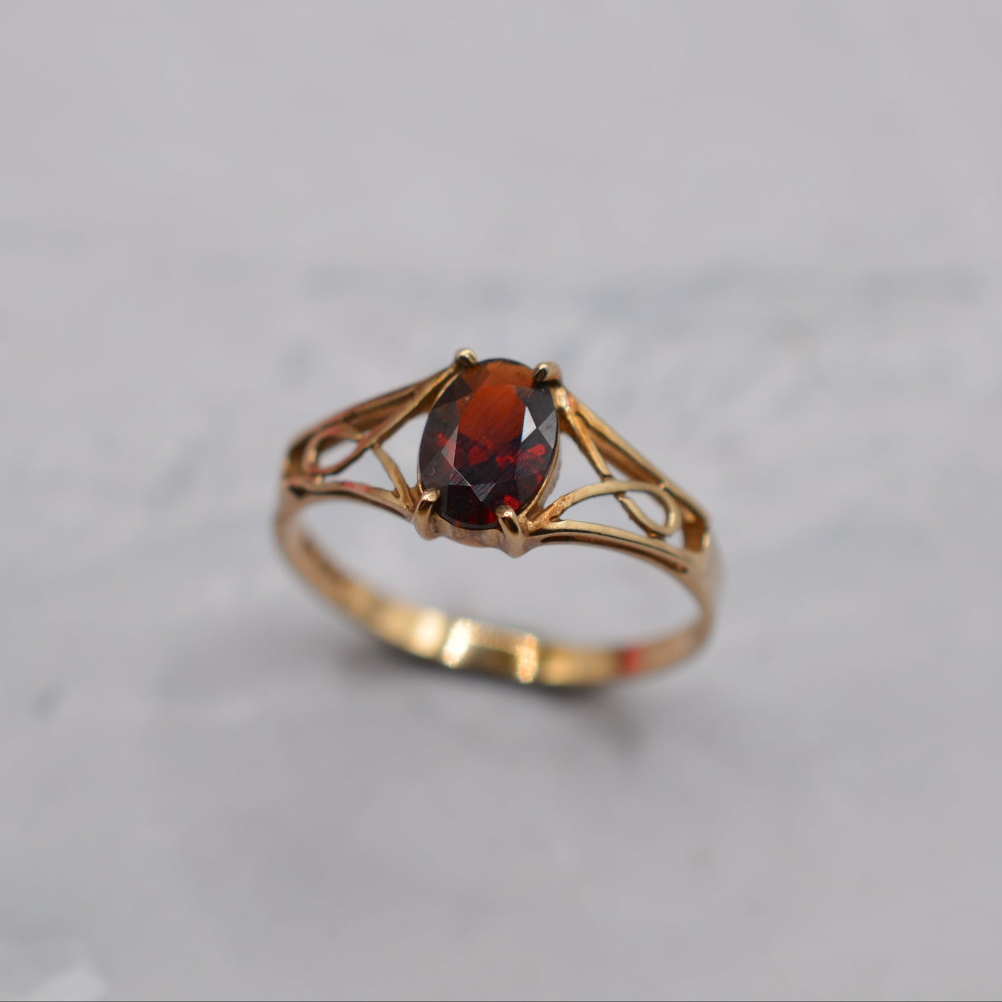 1980s 9ct Gold Garnet Dress Ring
