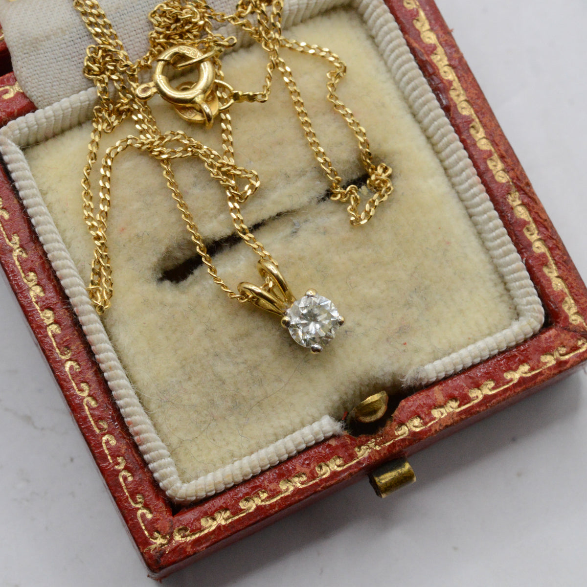 1990s 18ct Gold Diamond Pendant Necklace