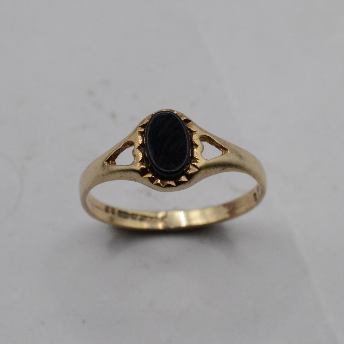 1970s Vintage 9ct Gold Onyx Pinky Ring