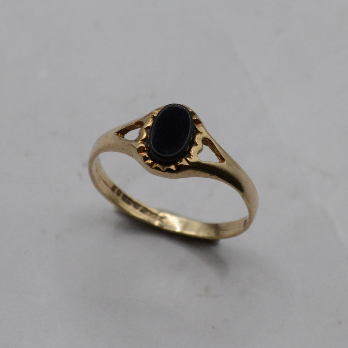 1970s Vintage 9ct Gold Onyx Pinky Ring