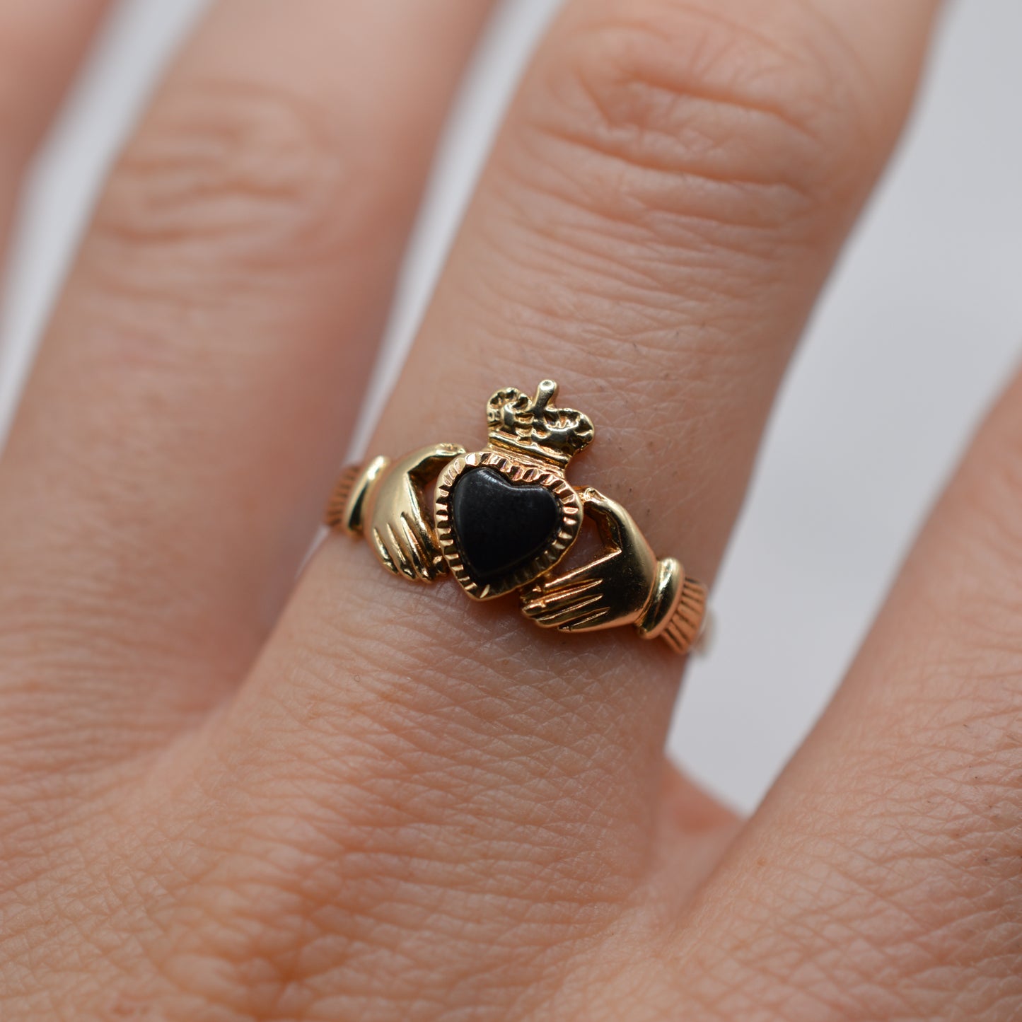 1990s Vintage 9ct Gold Onyx Heart Claddagh Ring