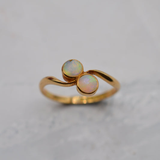 Antique 1912 18ct Gold Opal Toi-et-Moi Ring