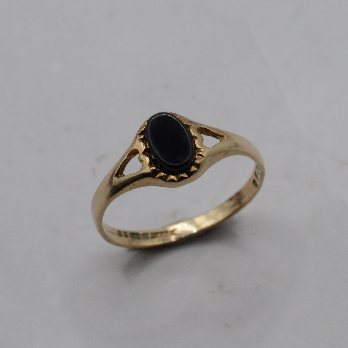 1970s Vintage 9ct Gold Onyx Pinky Ring