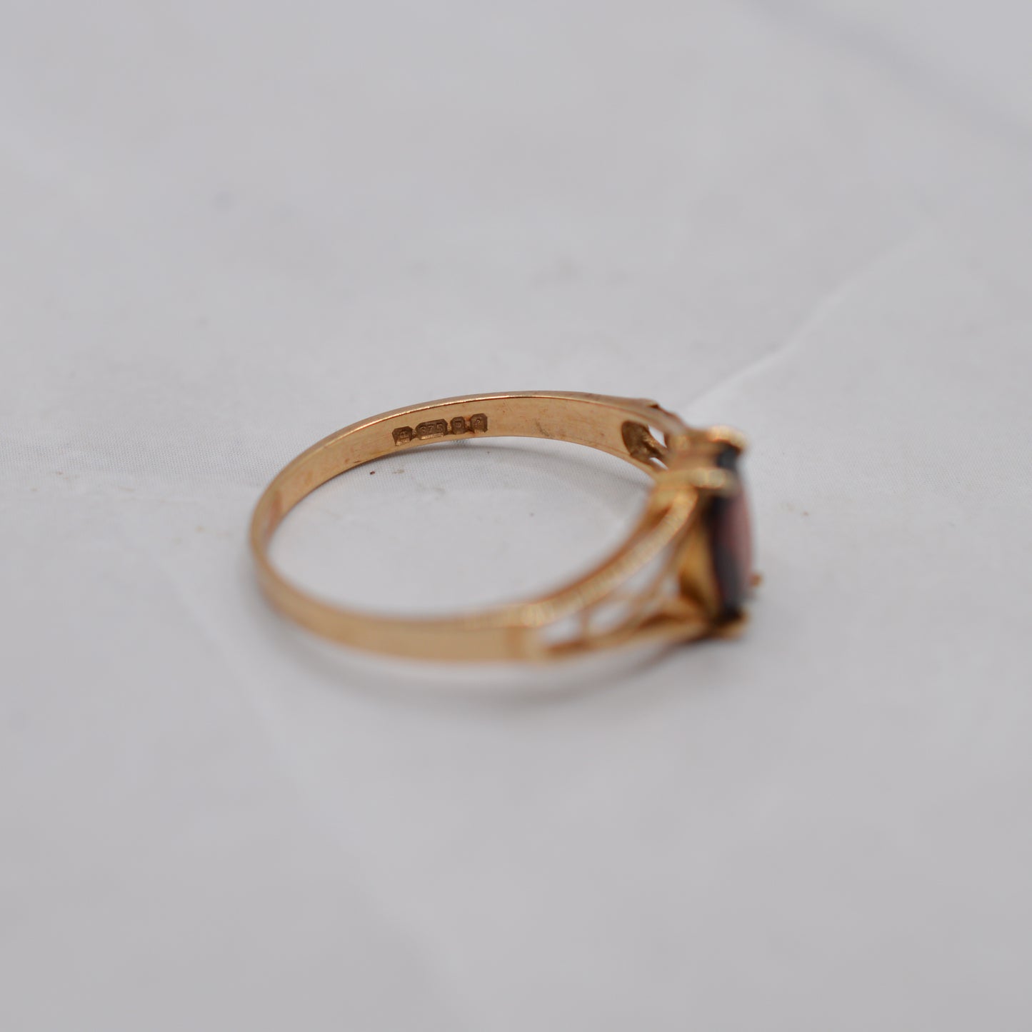 1980s 9ct Gold Garnet Dress Ring