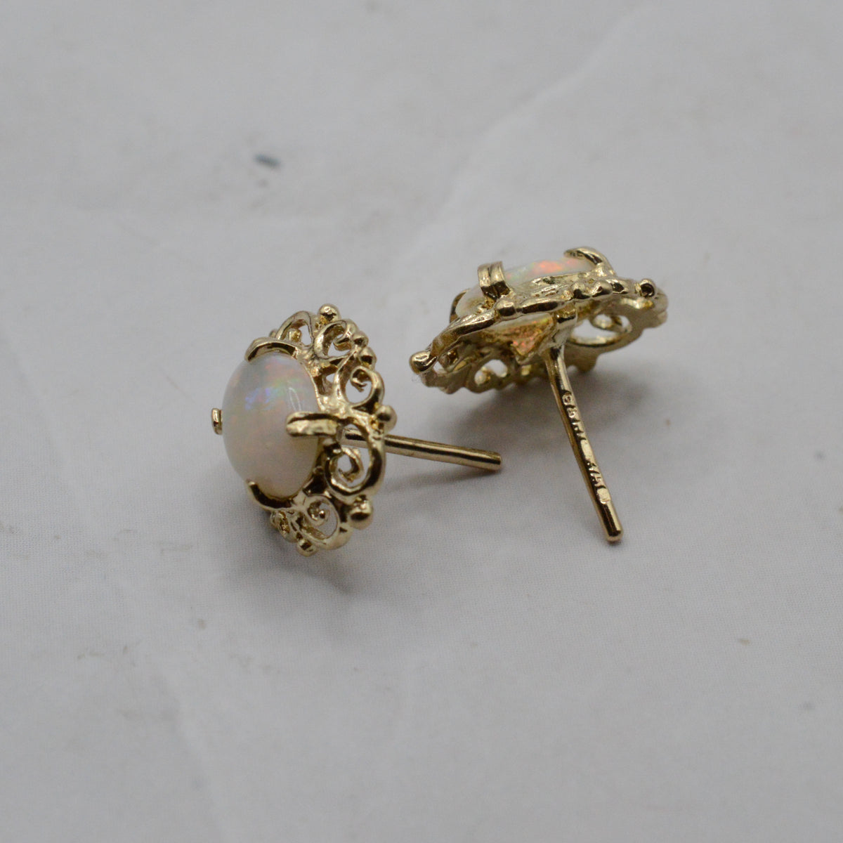 9ct Gold Opal Stud Earrings