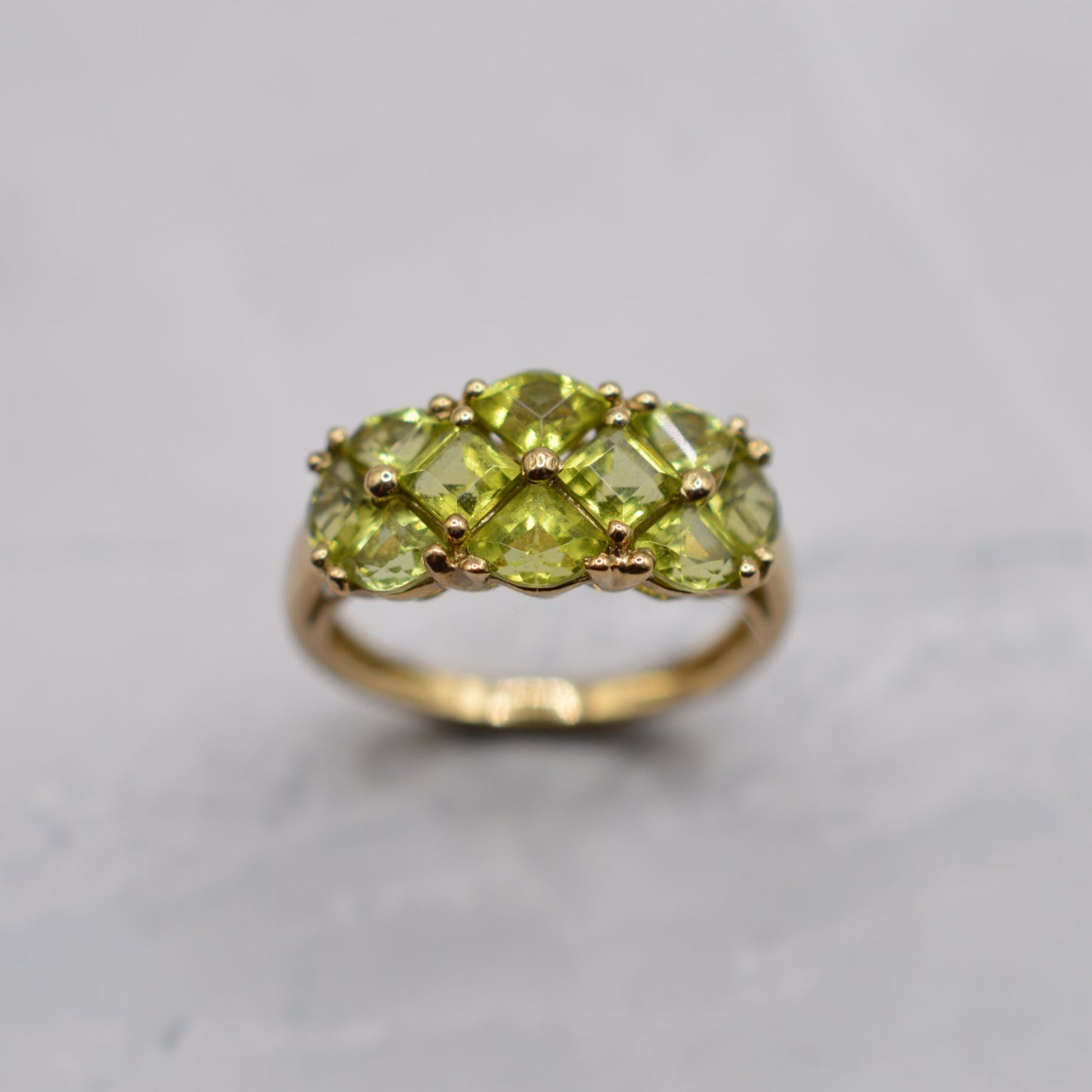 Chunky Y2K 9ct Gold Peridot Cluster Ring