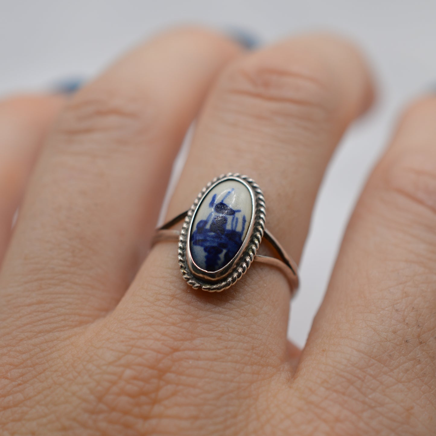 Vintage Delft Dutch Silver Blue & White Porcelain China Ring