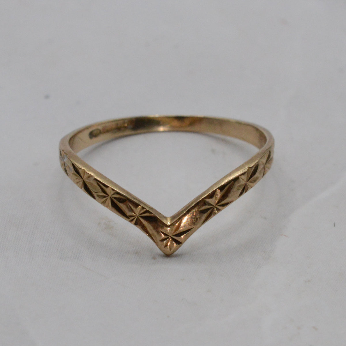 1980s 9ct Gold Star-Engraved Wishbone Ring