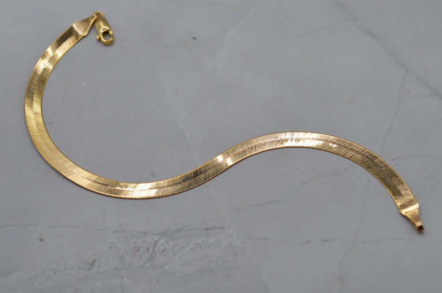 Italian 9ct Gold Flat-Link Bracelet (7 1/4”)