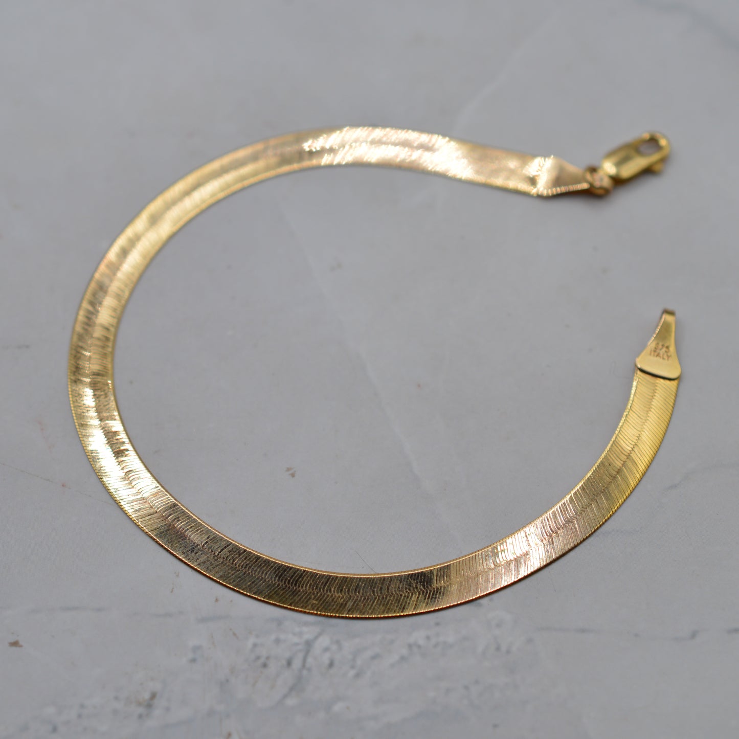 Italian 9ct Gold Flat-Link Bracelet (7 1/4”)