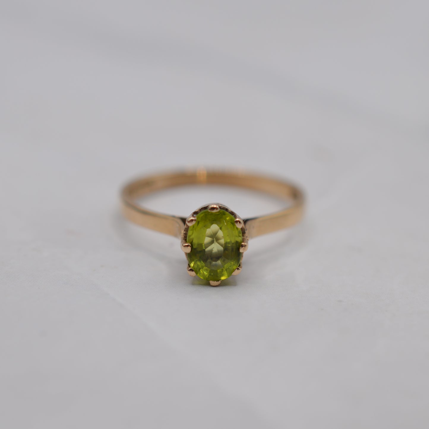 1980s 9ct Gold Peridot Solitaire Ring