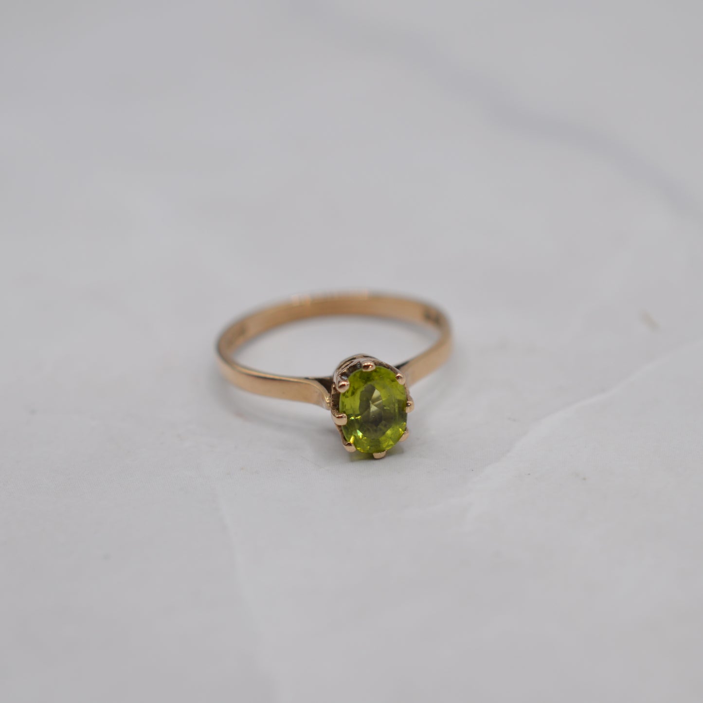 1980s 9ct Gold Peridot Solitaire Ring