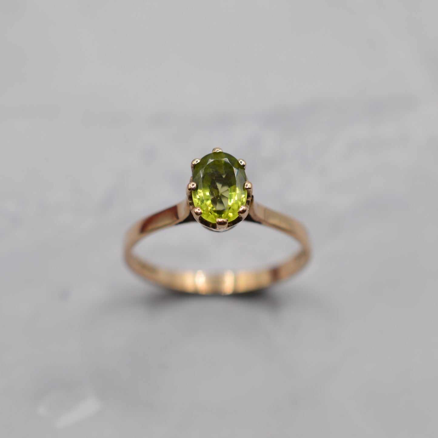 1980s 9ct Gold Peridot Solitaire Ring
