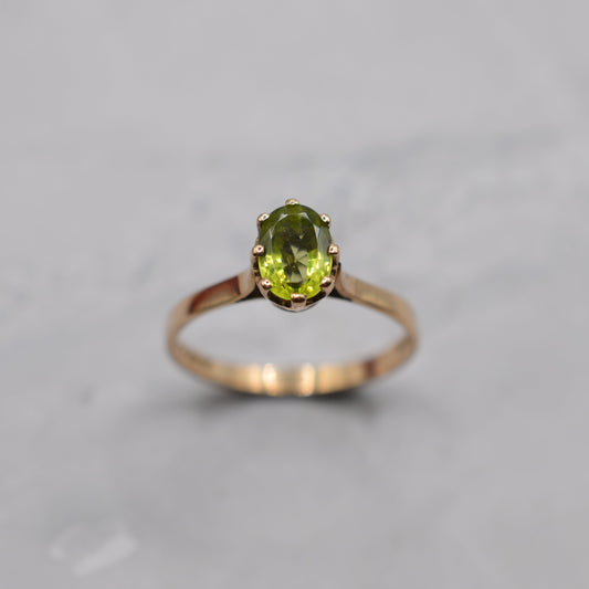 1980s 9ct Gold Peridot Solitaire Ring