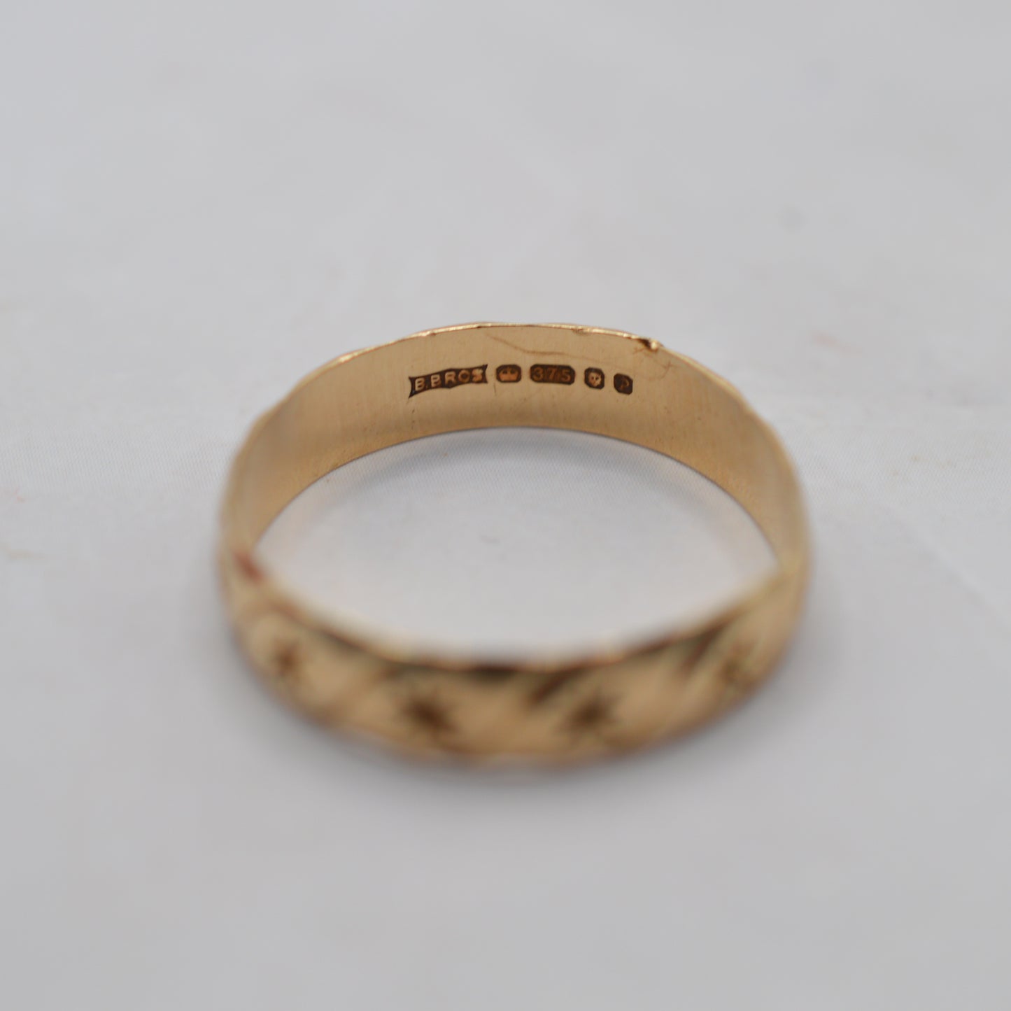 1980s 9ct Gold Star-Engraved Band Ring