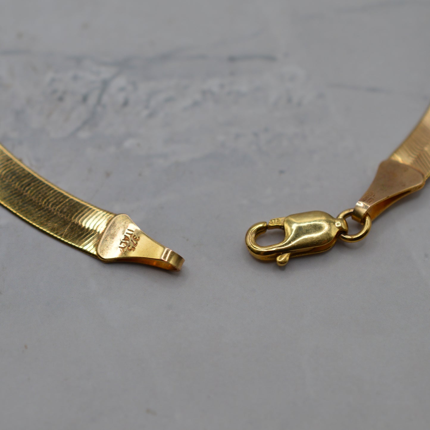 Italian 9ct Gold Flat-Link Bracelet (7 1/4”)