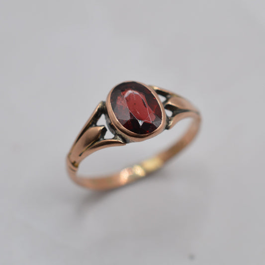 Antique Art Nouveau 9ct Gold Garnet Solitaire Ring