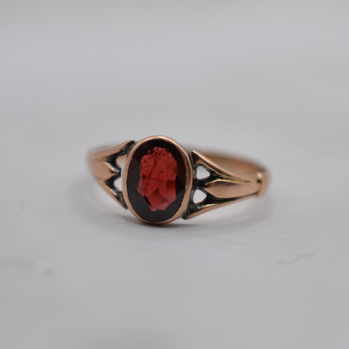 Antique Art Nouveau 9ct Gold Garnet Solitaire Ring