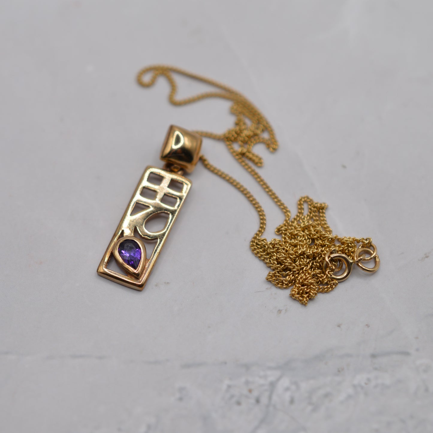 9ct Gold Amethyst Pendant Necklace (18”) - Art Nouveau/Charles Rennie Mackintosh