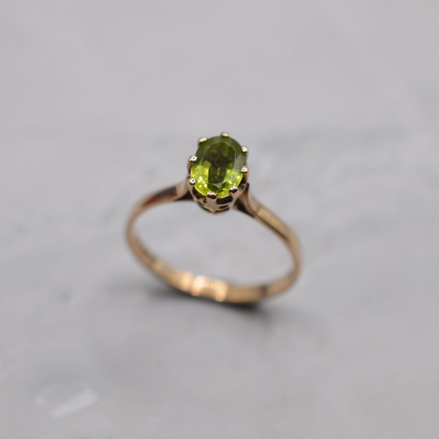 1980s 9ct Gold Peridot Solitaire Ring