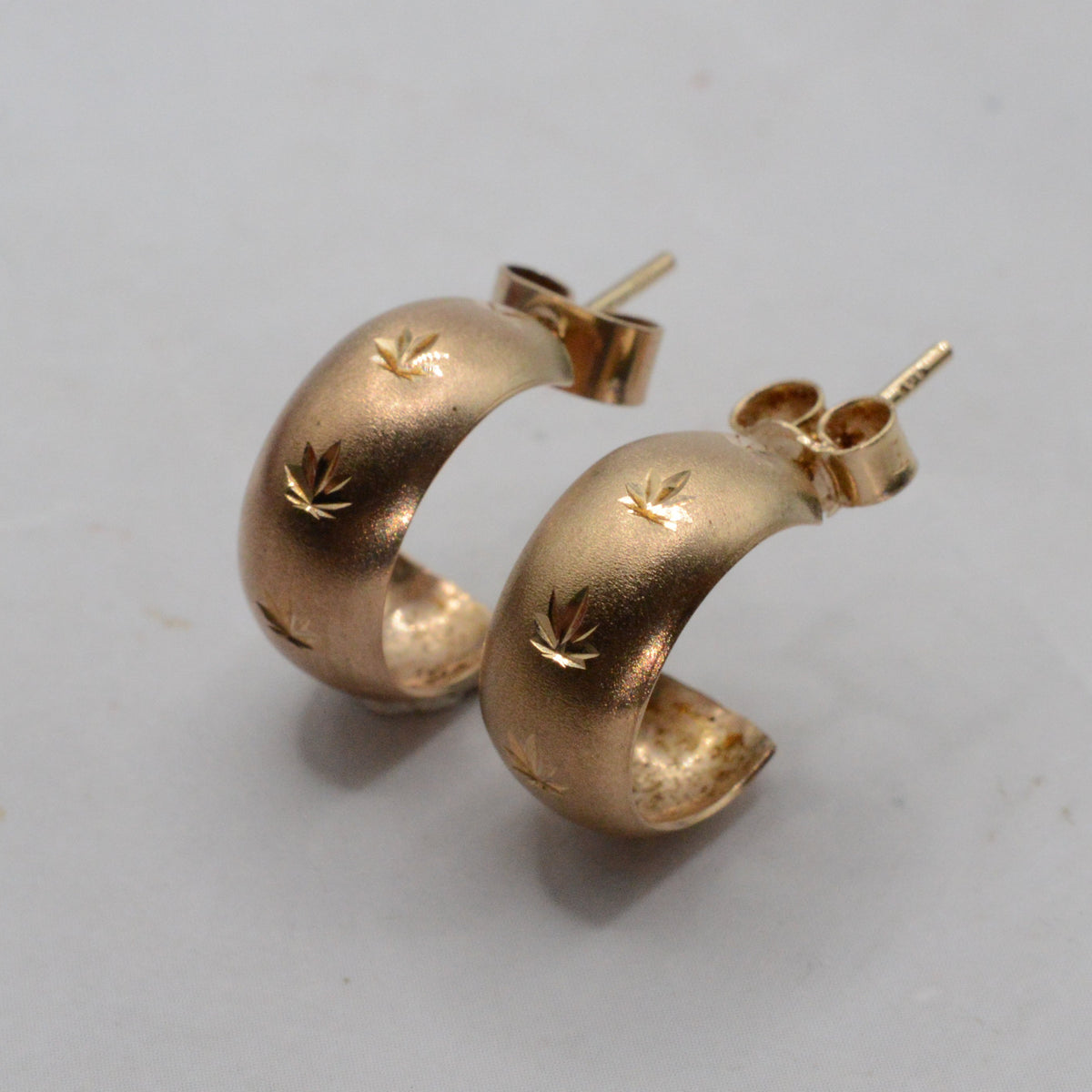 1970s Vintage 9ct Gold Leaf-Engraved Half-Hoop Earrings