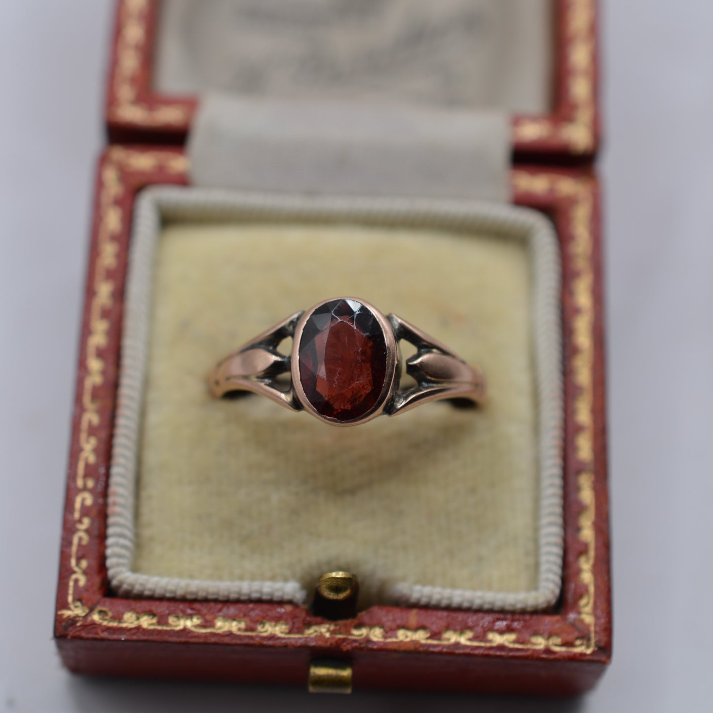 Antique Art Nouveau 9ct Gold Garnet Solitaire Ring