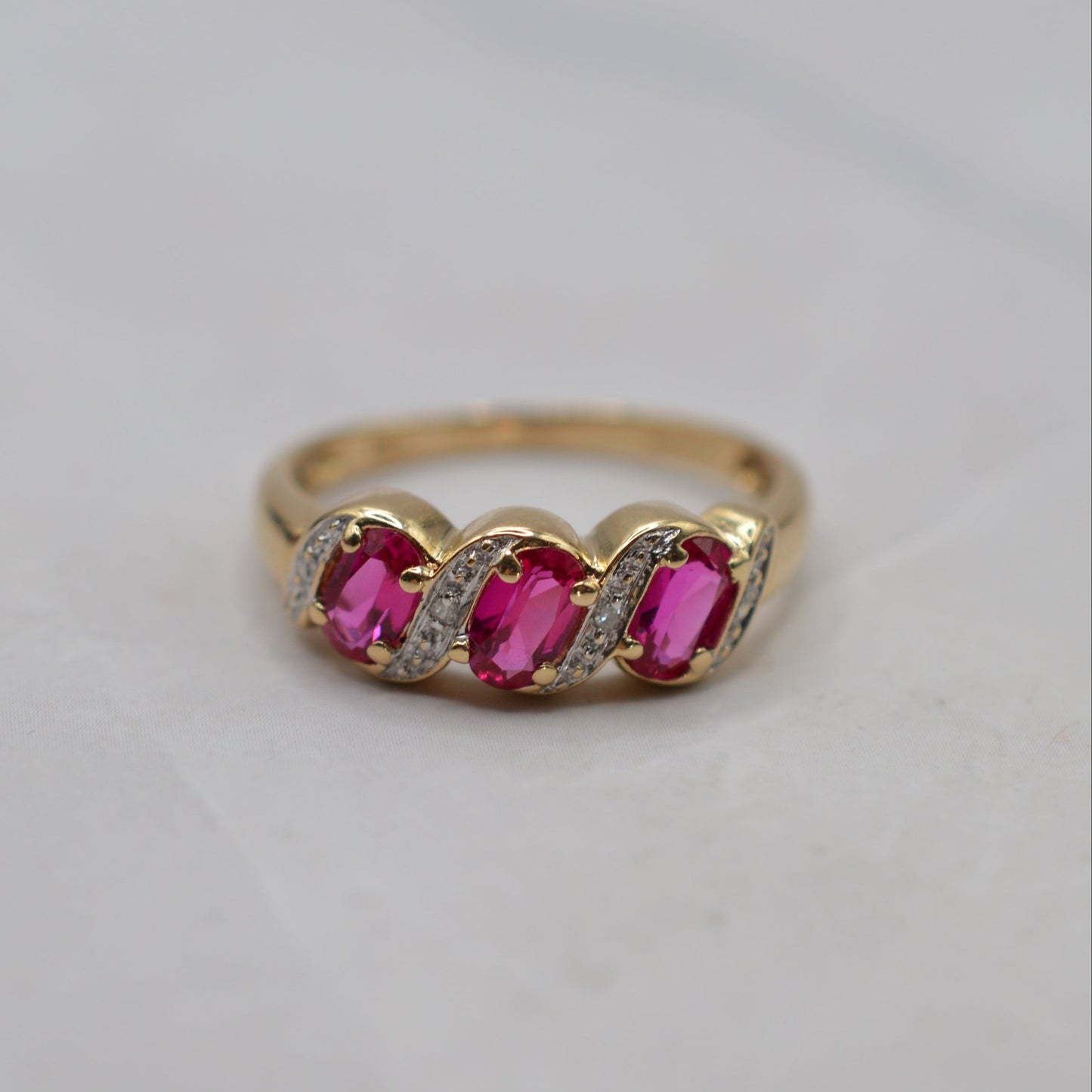 9ct Gold Ruby & Diamond Ring