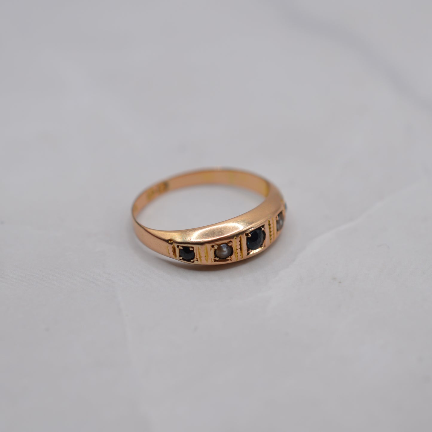Antique Victorian 15ct Gold Sapphire & Pearl Ring