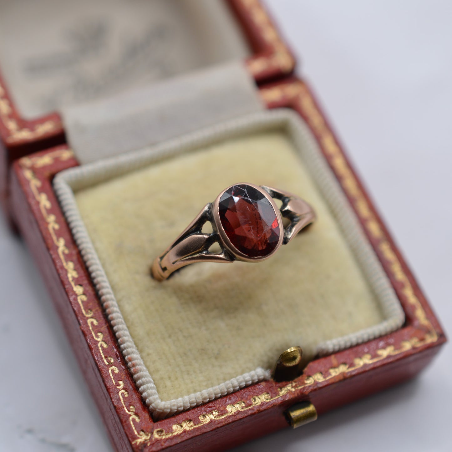 Antique Art Nouveau 9ct Gold Garnet Solitaire Ring
