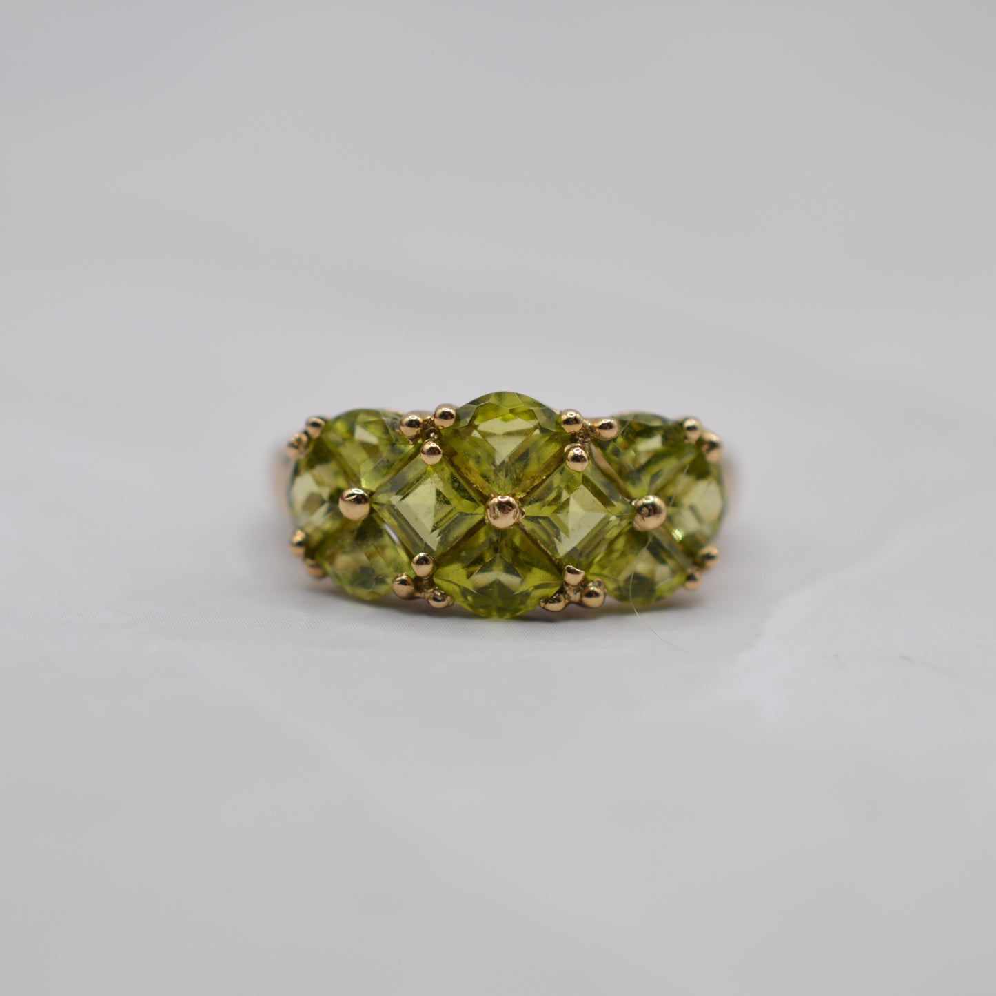 Chunky Y2K 9ct Gold Peridot Cluster Ring
