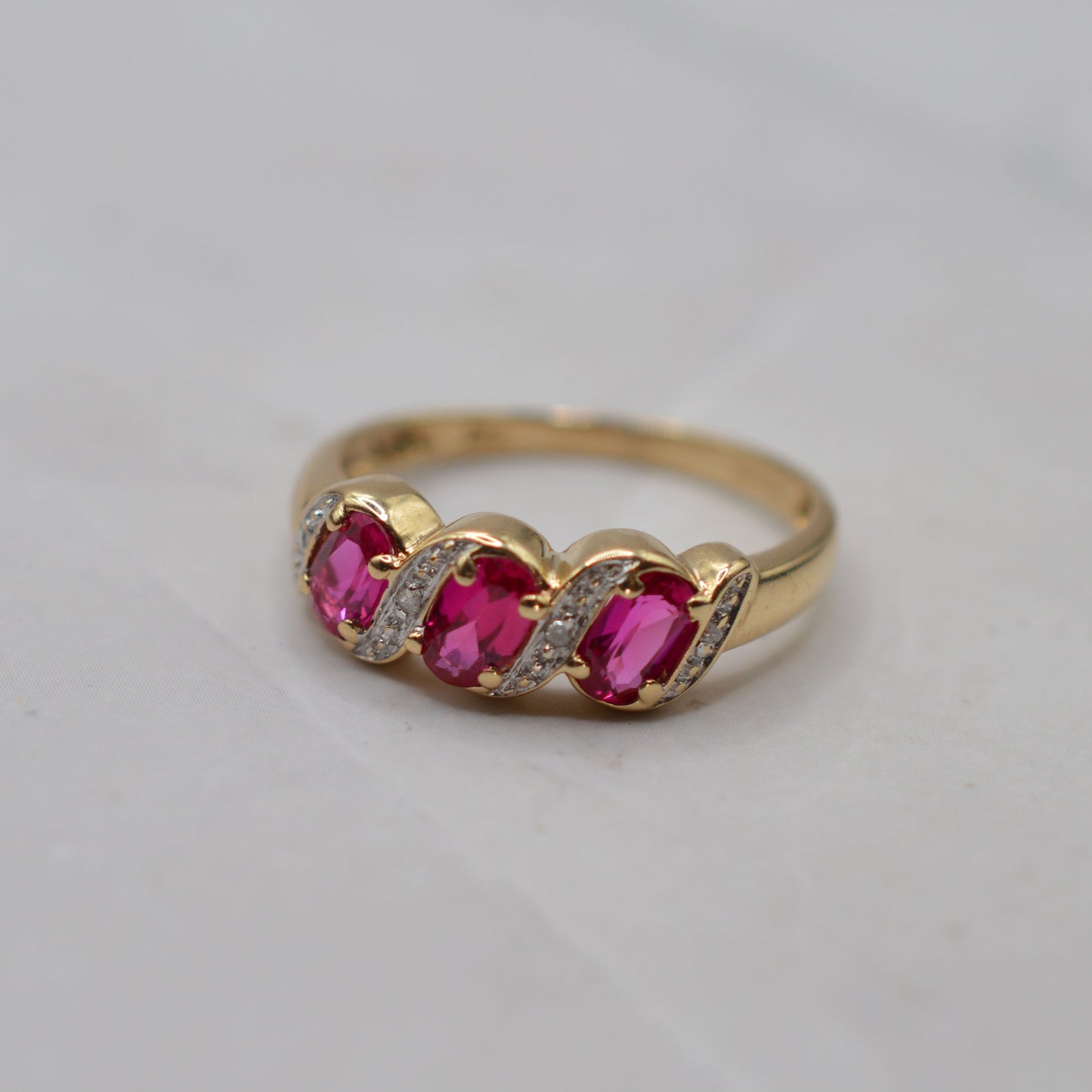 9ct Gold Ruby & Diamond Ring
