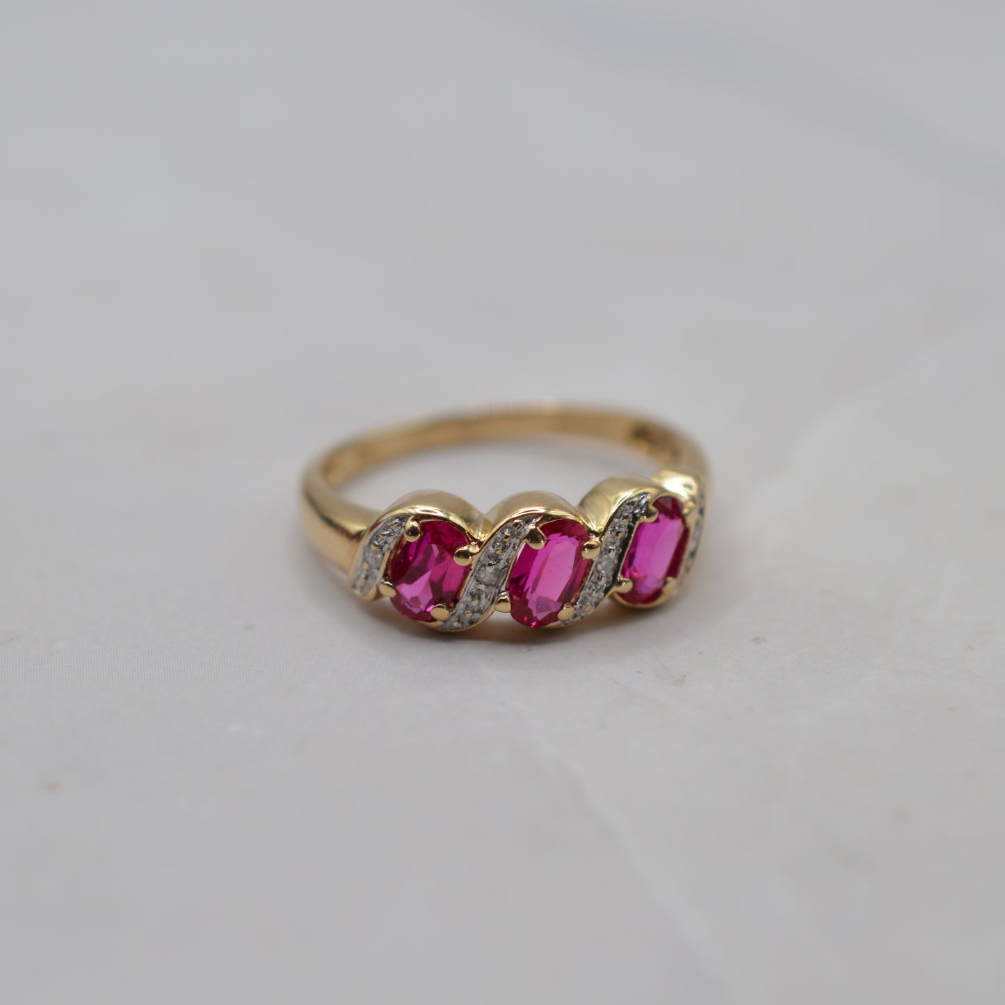 9ct Gold Ruby & Diamond Ring