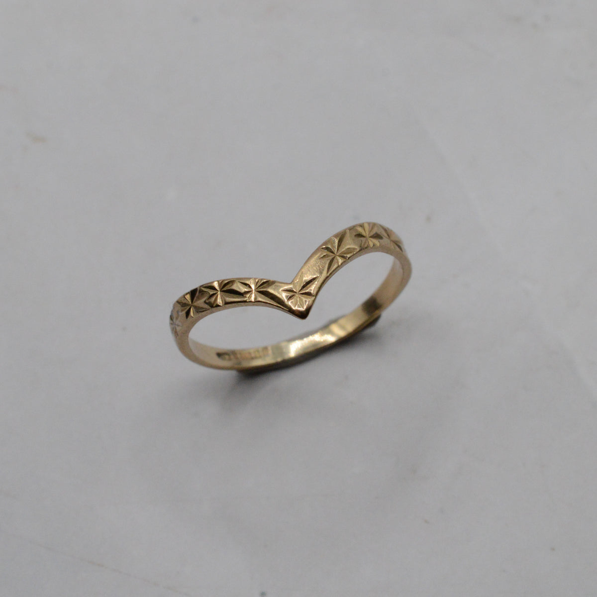 1980s 9ct Gold Star-Engraved Wishbone Ring