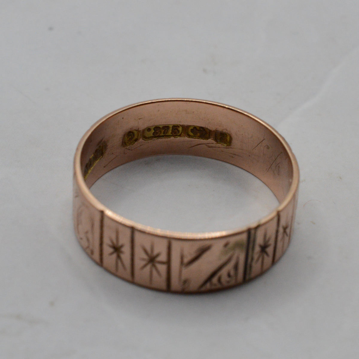 1949 Vintage Mid-Century 9ct Gold Star-Engraved Band Ring