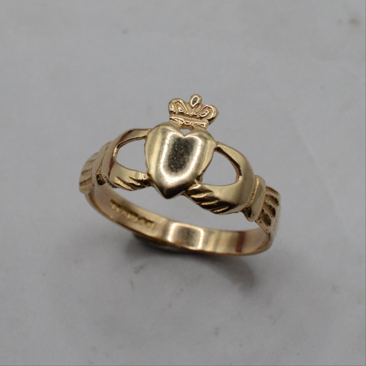 1990s 9ct Gold Claddagh Heart Ring