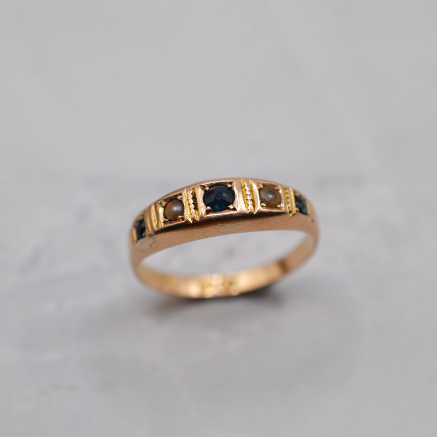 Antique Victorian 15ct Gold Sapphire & Pearl Ring